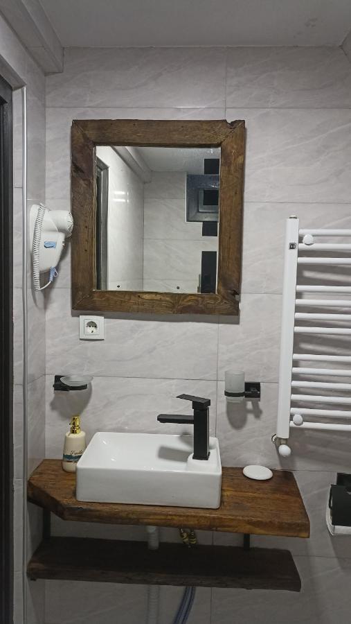 Kazbegi Compass Apartment Luaran gambar