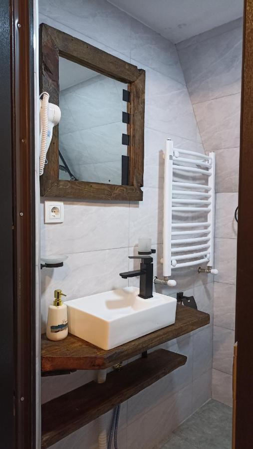 Kazbegi Compass Apartment Luaran gambar
