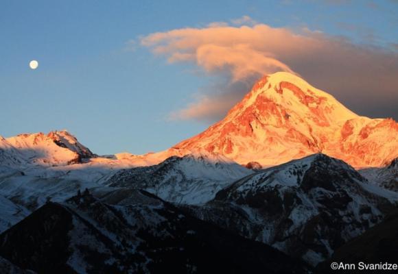 Kazbegi Compass Apartment Luaran gambar