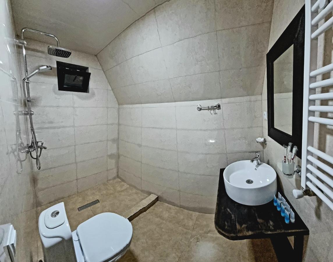 Kazbegi Compass Apartment Luaran gambar